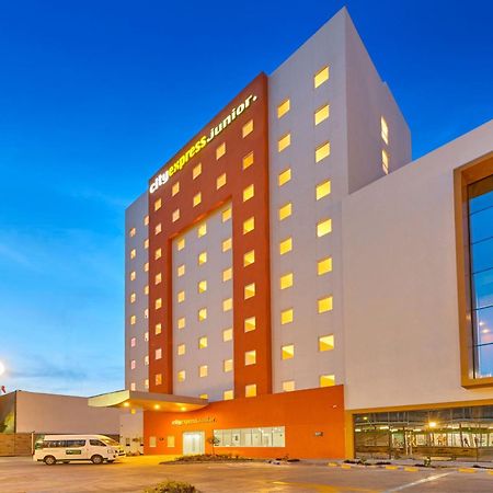 City Express Junior By Marriott Leon Centro De Convenciones Екстериор снимка