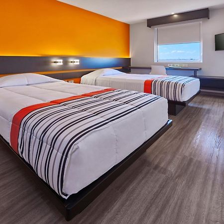 City Express Junior By Marriott Leon Centro De Convenciones Екстериор снимка