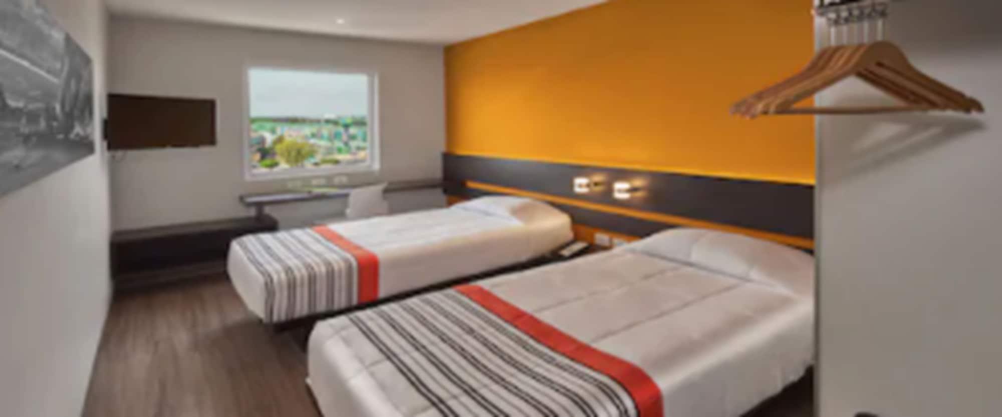 City Express Junior By Marriott Leon Centro De Convenciones Екстериор снимка