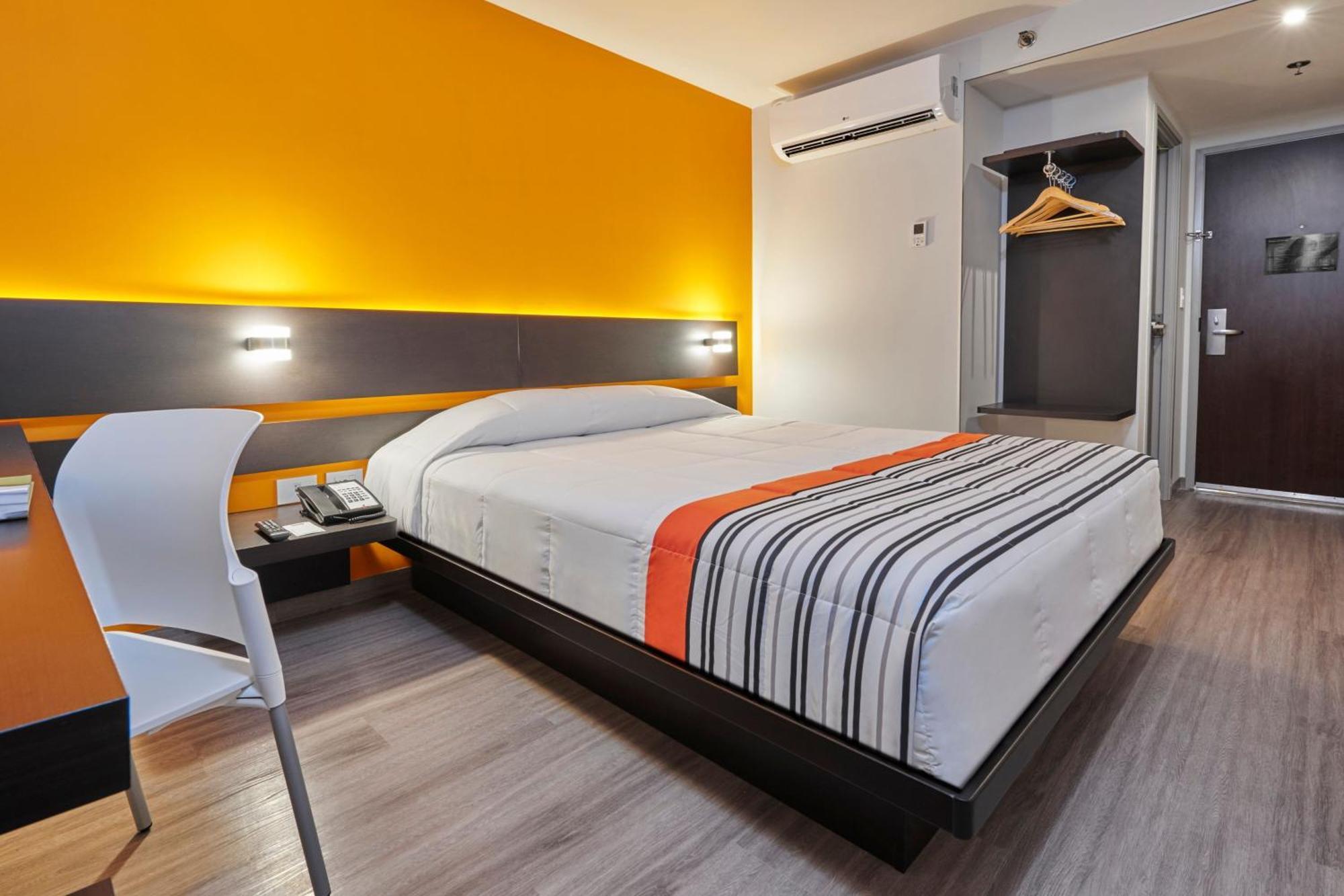 City Express Junior By Marriott Leon Centro De Convenciones Екстериор снимка