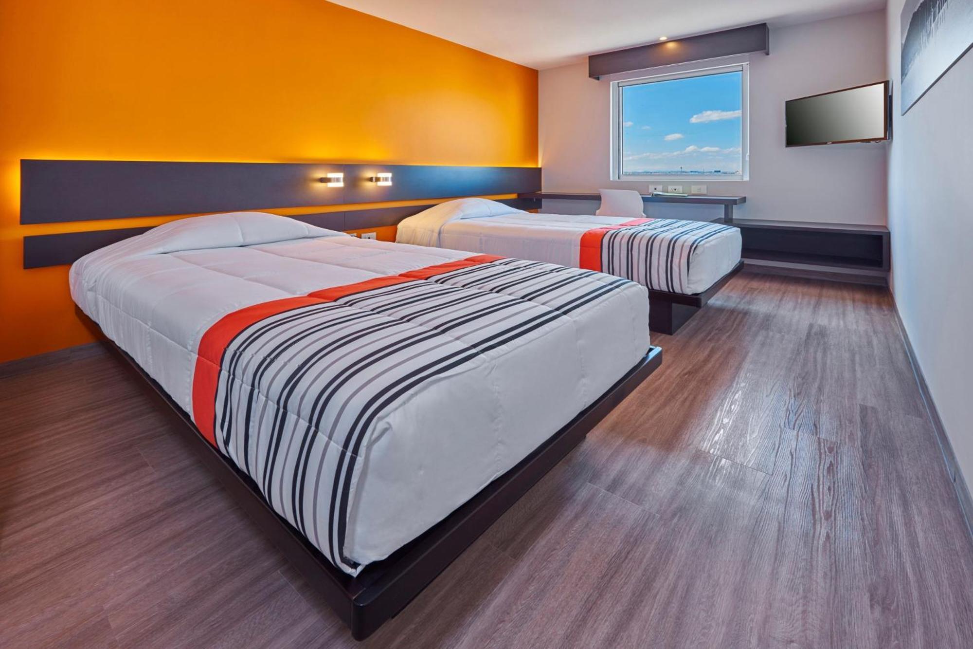City Express Junior By Marriott Leon Centro De Convenciones Екстериор снимка