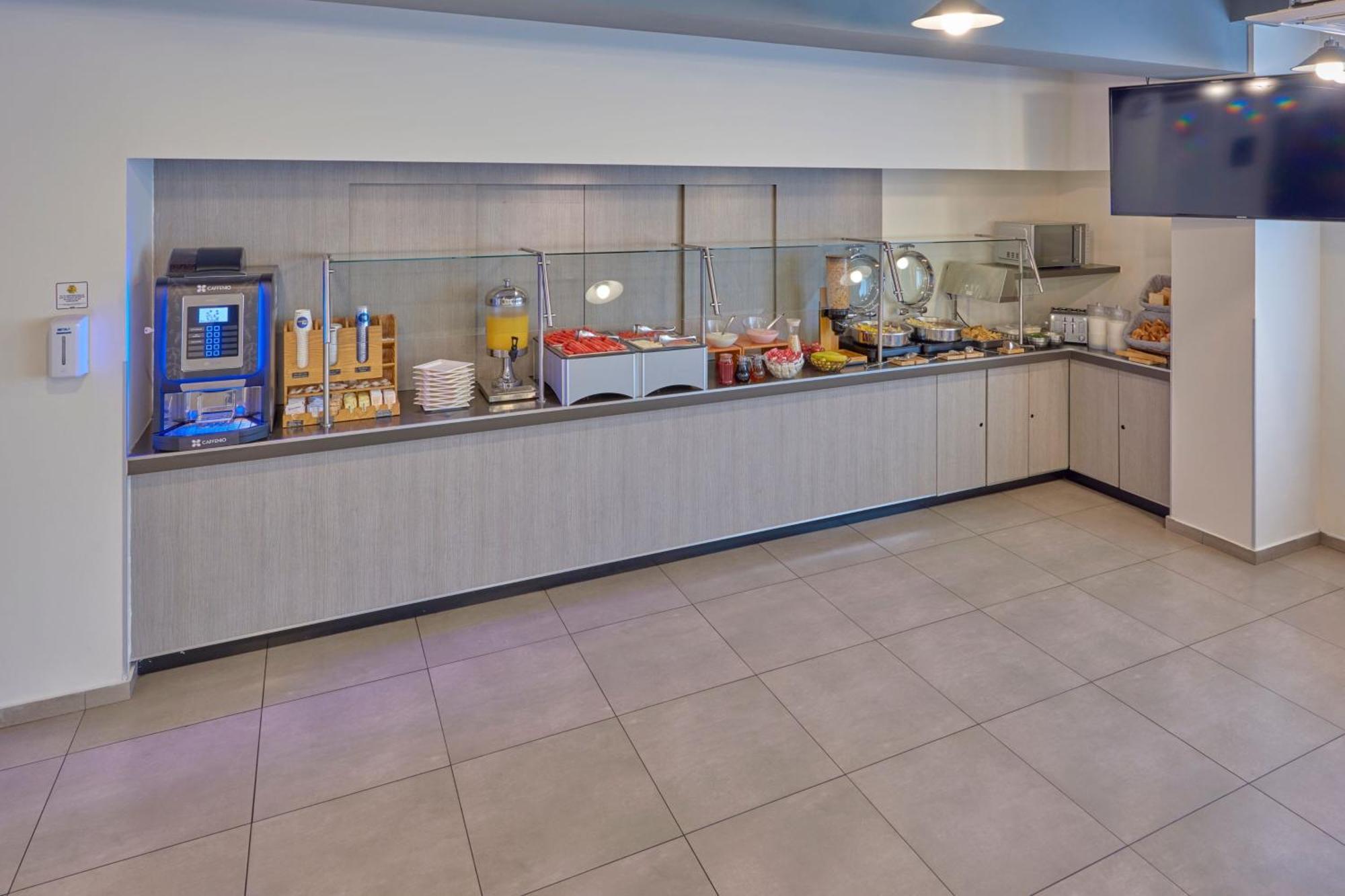 City Express Junior By Marriott Leon Centro De Convenciones Екстериор снимка