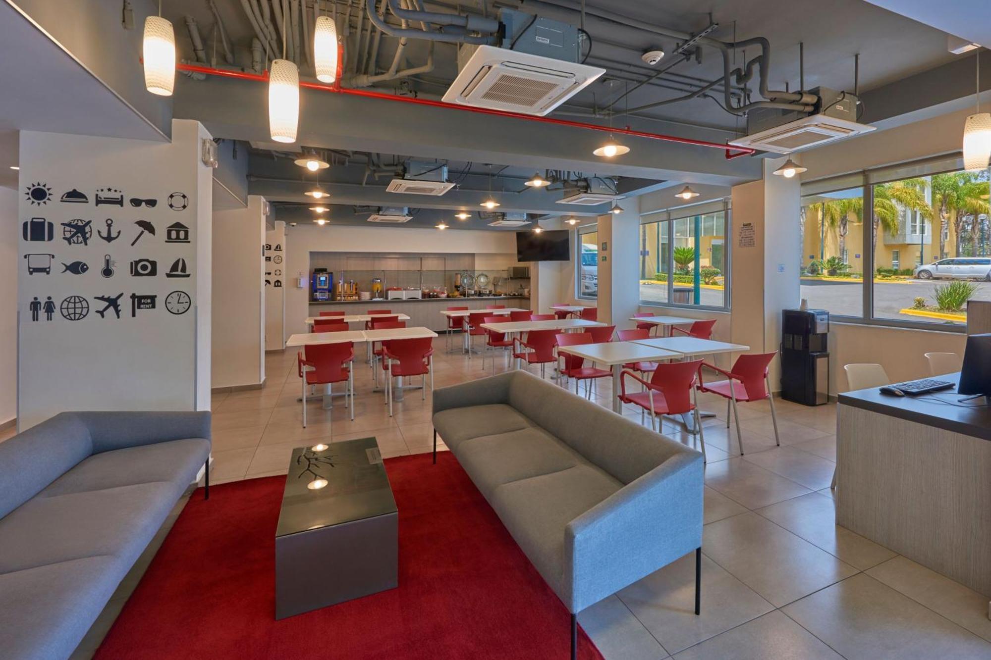 City Express Junior By Marriott Leon Centro De Convenciones Екстериор снимка