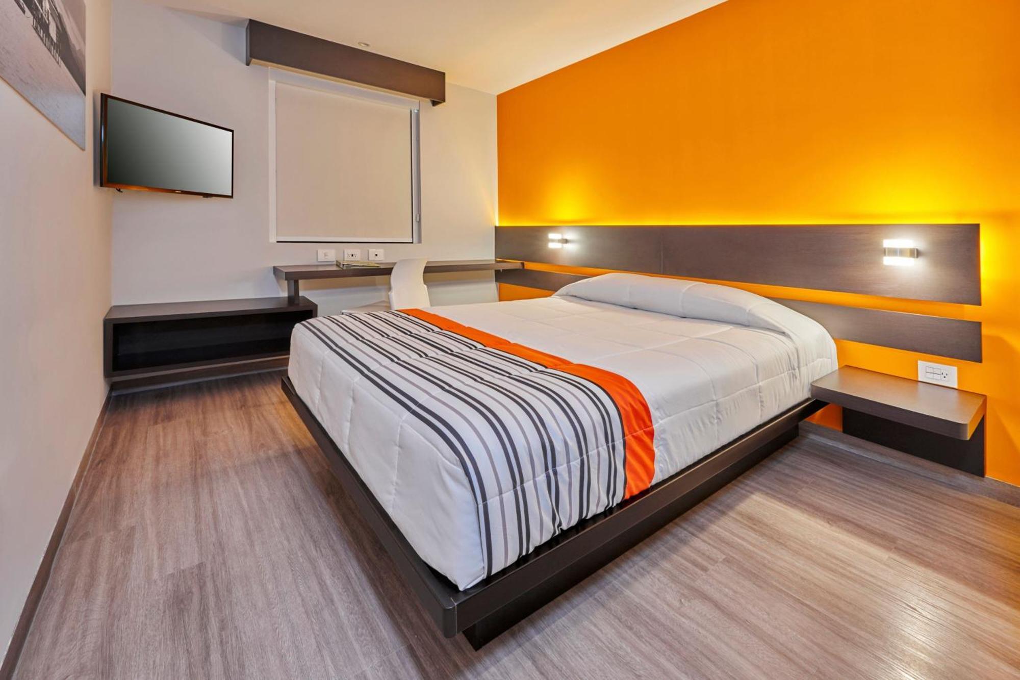 City Express Junior By Marriott Leon Centro De Convenciones Екстериор снимка