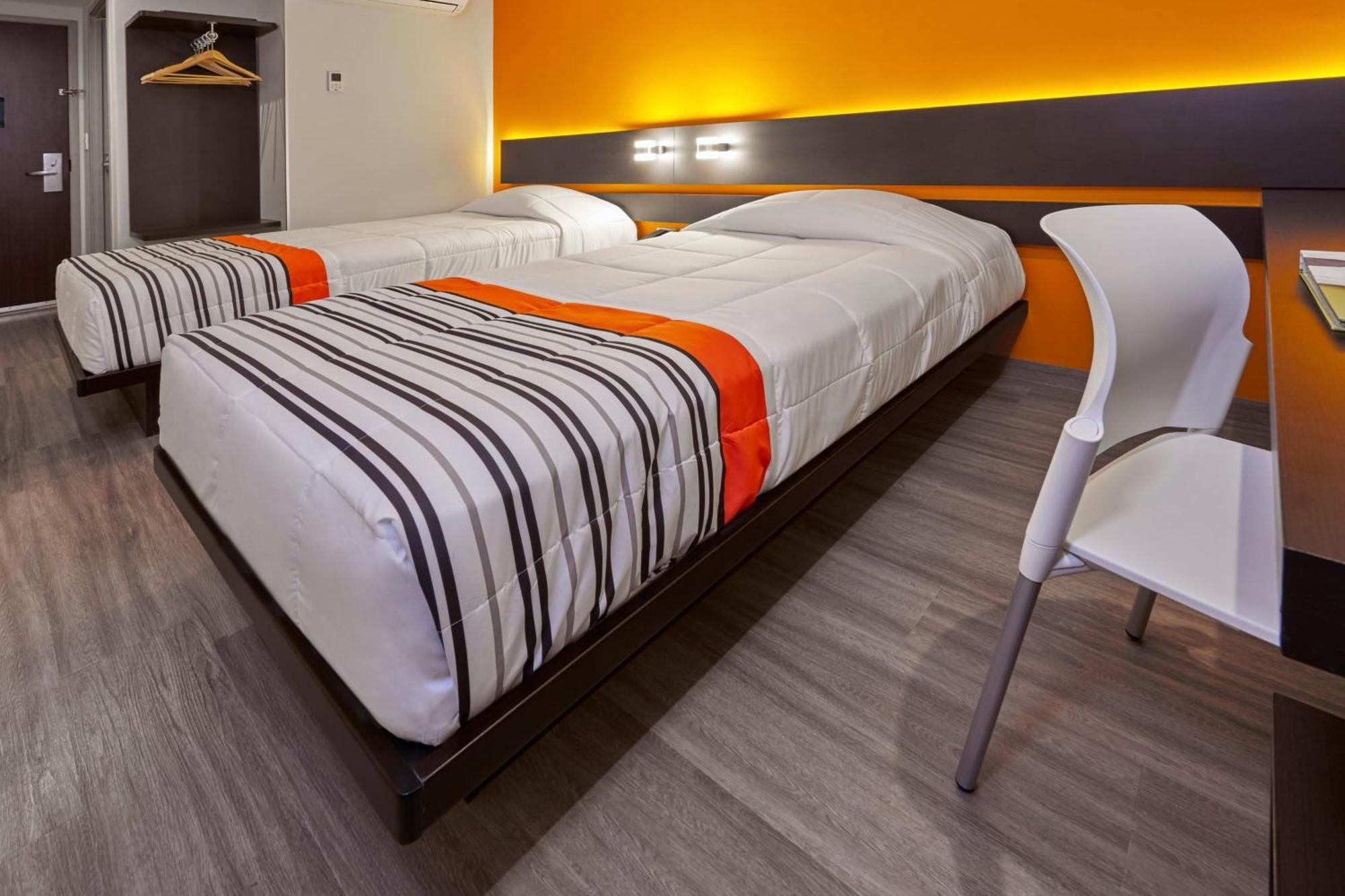 City Express Junior By Marriott Leon Centro De Convenciones Екстериор снимка