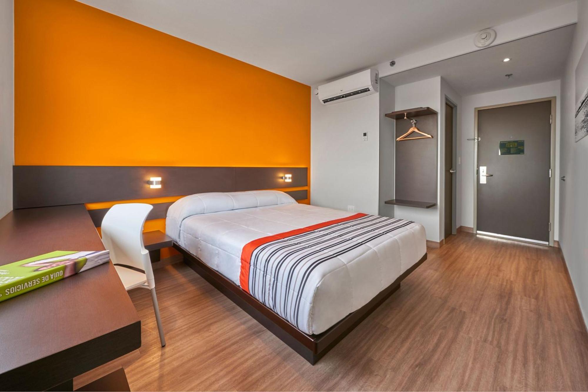 City Express Junior By Marriott Leon Centro De Convenciones Екстериор снимка