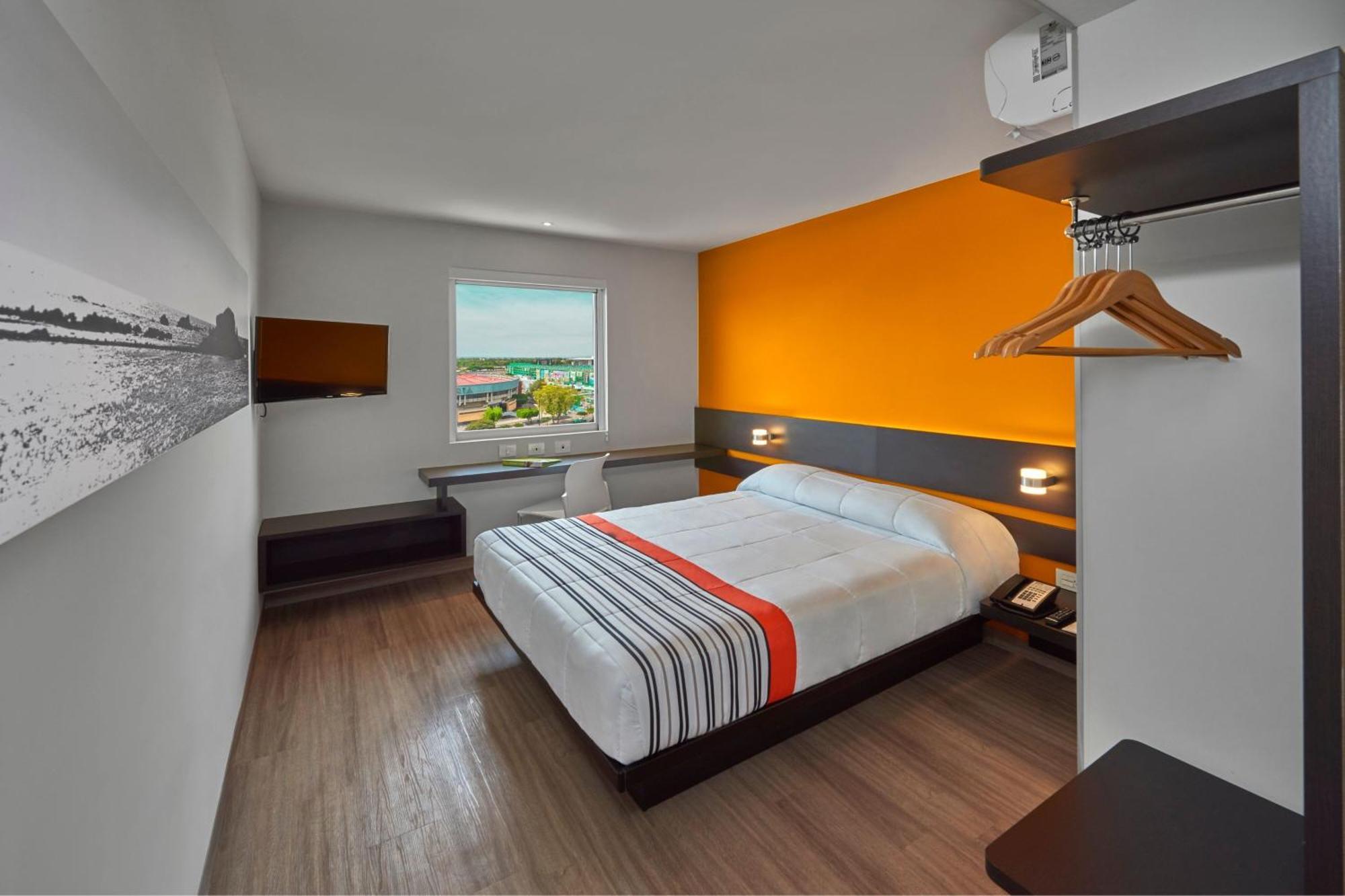 City Express Junior By Marriott Leon Centro De Convenciones Екстериор снимка