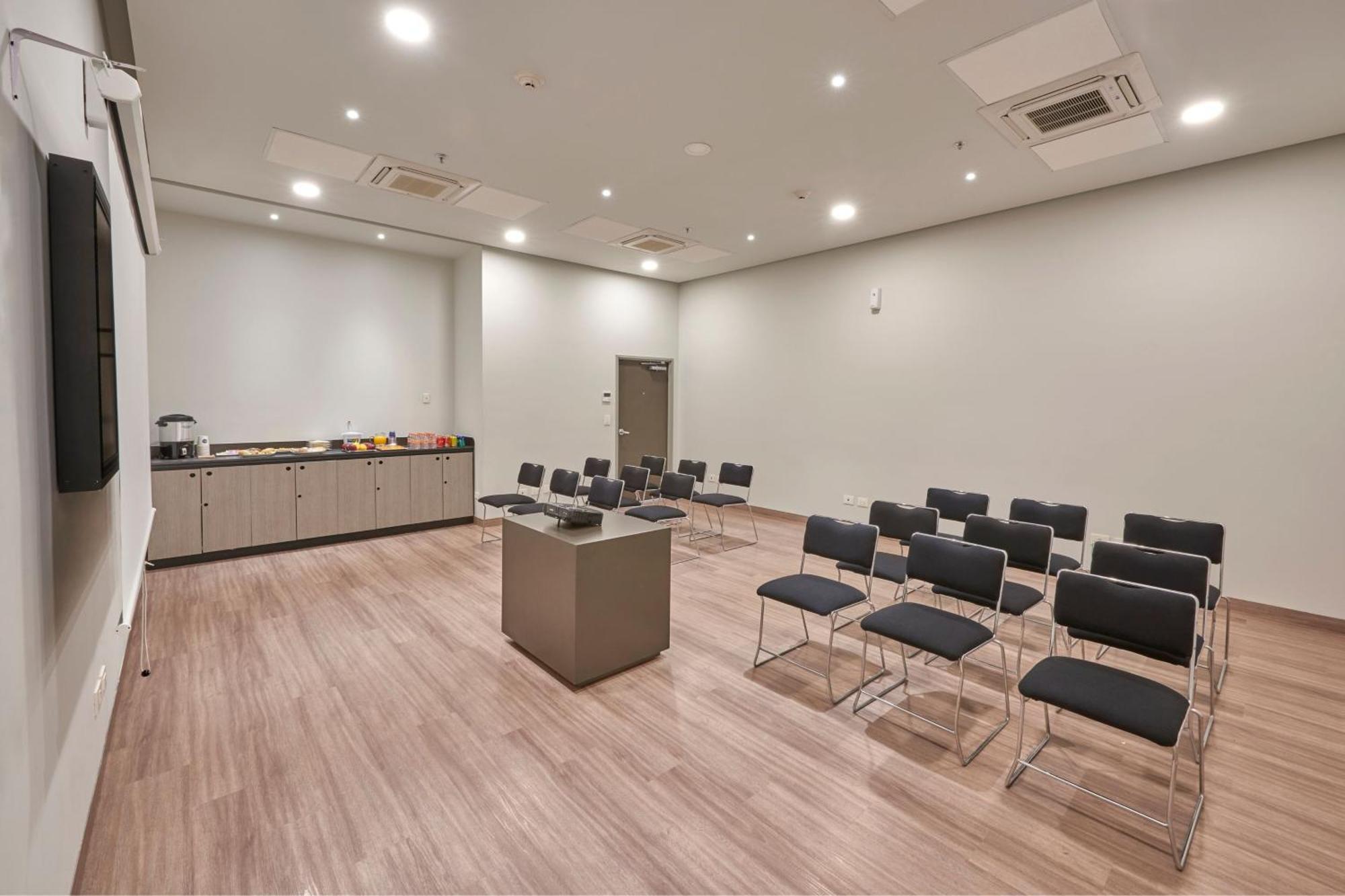 City Express Junior By Marriott Leon Centro De Convenciones Екстериор снимка