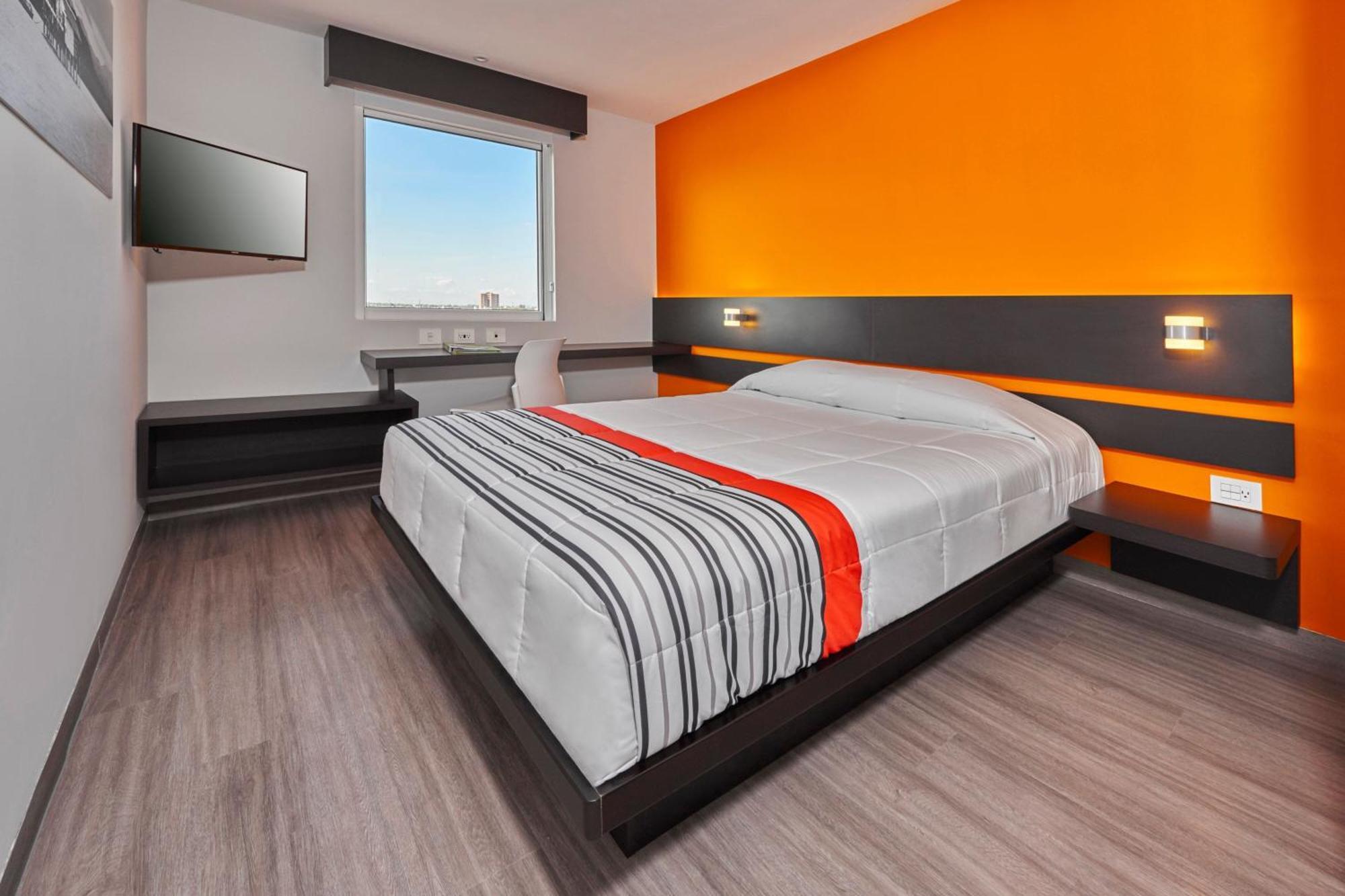 City Express Junior By Marriott Leon Centro De Convenciones Екстериор снимка