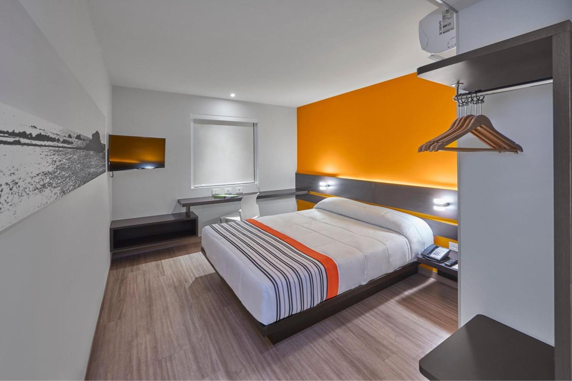 City Express Junior By Marriott Leon Centro De Convenciones Екстериор снимка