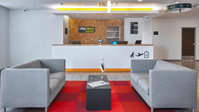 City Express Junior By Marriott Leon Centro De Convenciones Екстериор снимка