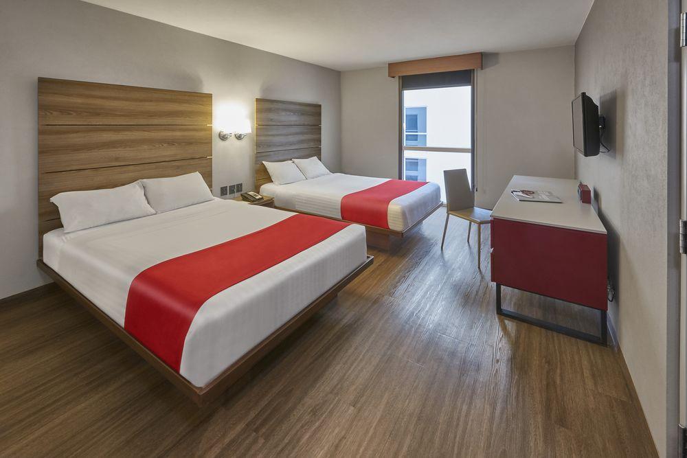 City Express Junior By Marriott Leon Centro De Convenciones Екстериор снимка