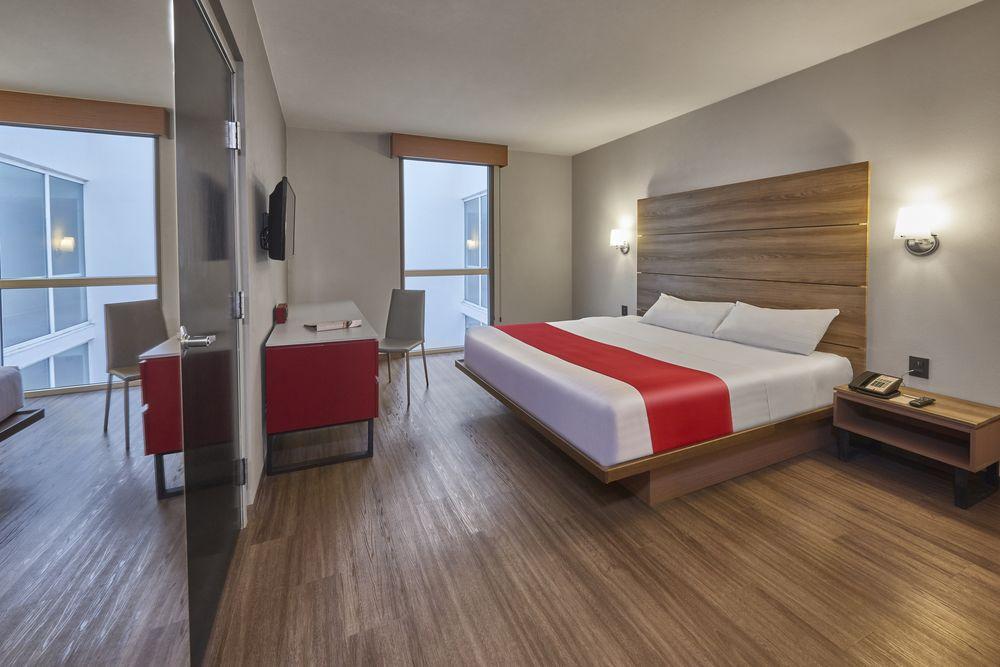 City Express Junior By Marriott Leon Centro De Convenciones Екстериор снимка