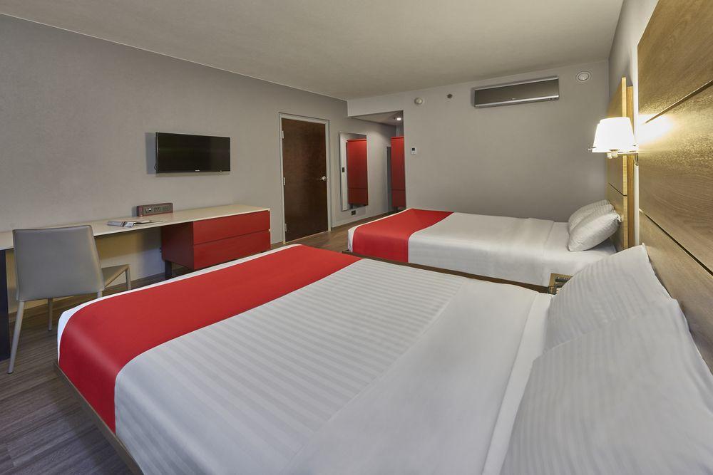 City Express Junior By Marriott Leon Centro De Convenciones Екстериор снимка